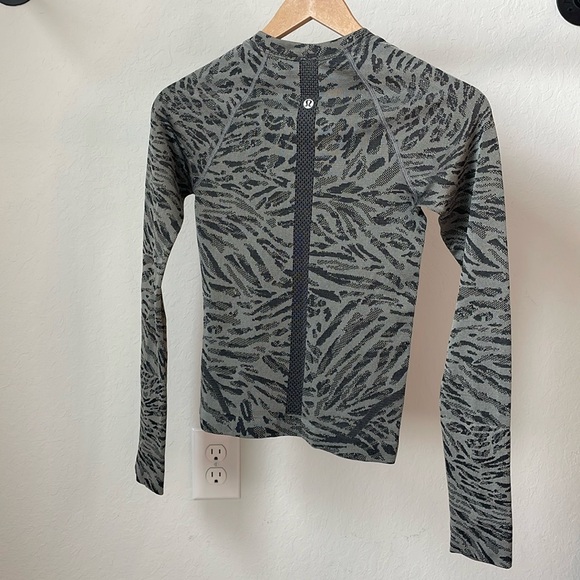 Lululemon Swiftly Tech Long Sleeve Shirt 2.0 *Race Length - Picture 5 of 9